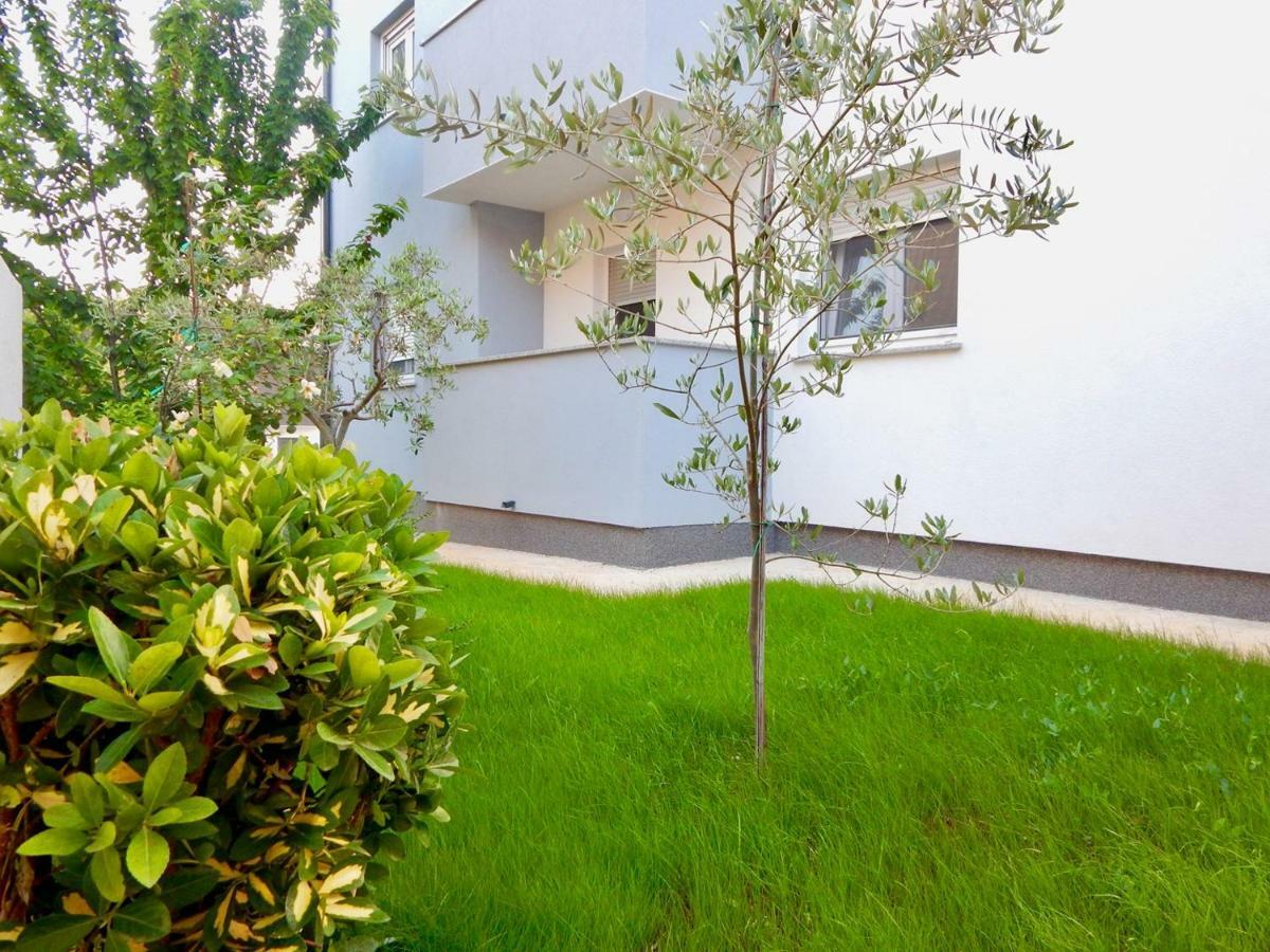 Apartments Mira Pula Exterior foto